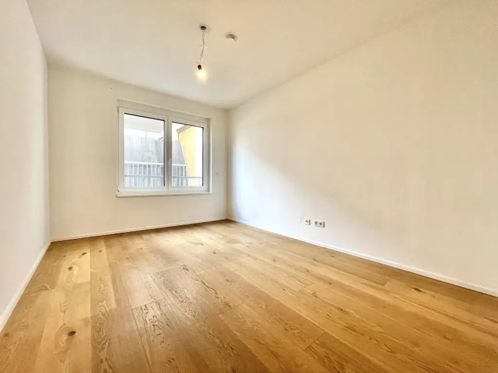 *WARMMIETE - Goldener Hirsch – Stilvolle 3-Zimmer-Wohnung mit Balkon in der Ziedlergasse, 23. Bezirk*