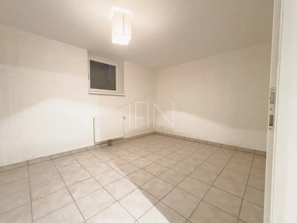 Gießhübl. Ruhe. Architektur.  Reihenhaus mit Garten