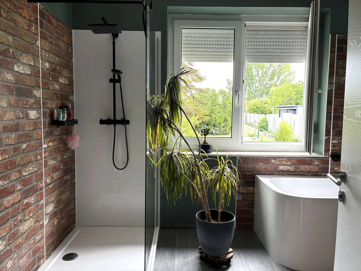 Bad mit Dusche