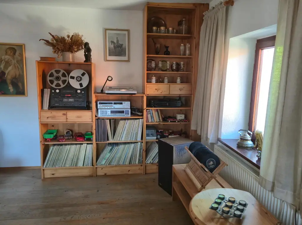 Wunderschöner Dreikanthof in Ruhelage mit Reithalle