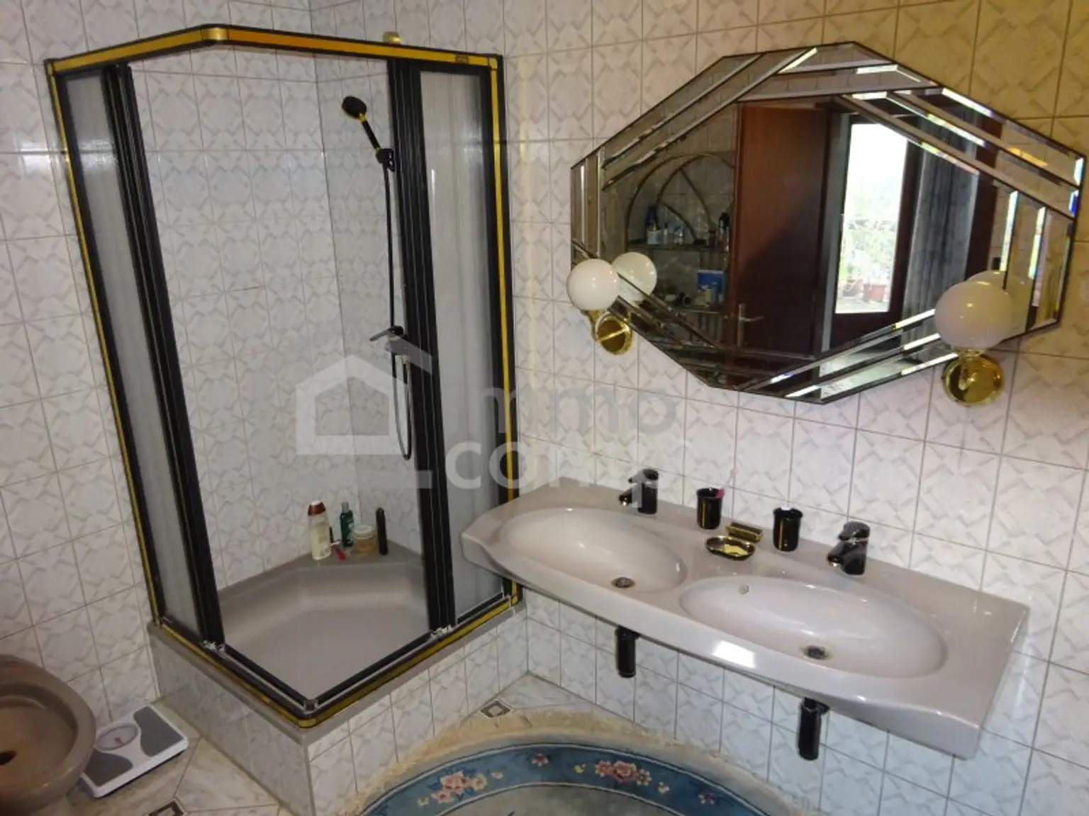 Exklusives Reihenmittelhaus in 1130 Wien – 10 Zimmer, Garten, Balkone- barrierefrei!