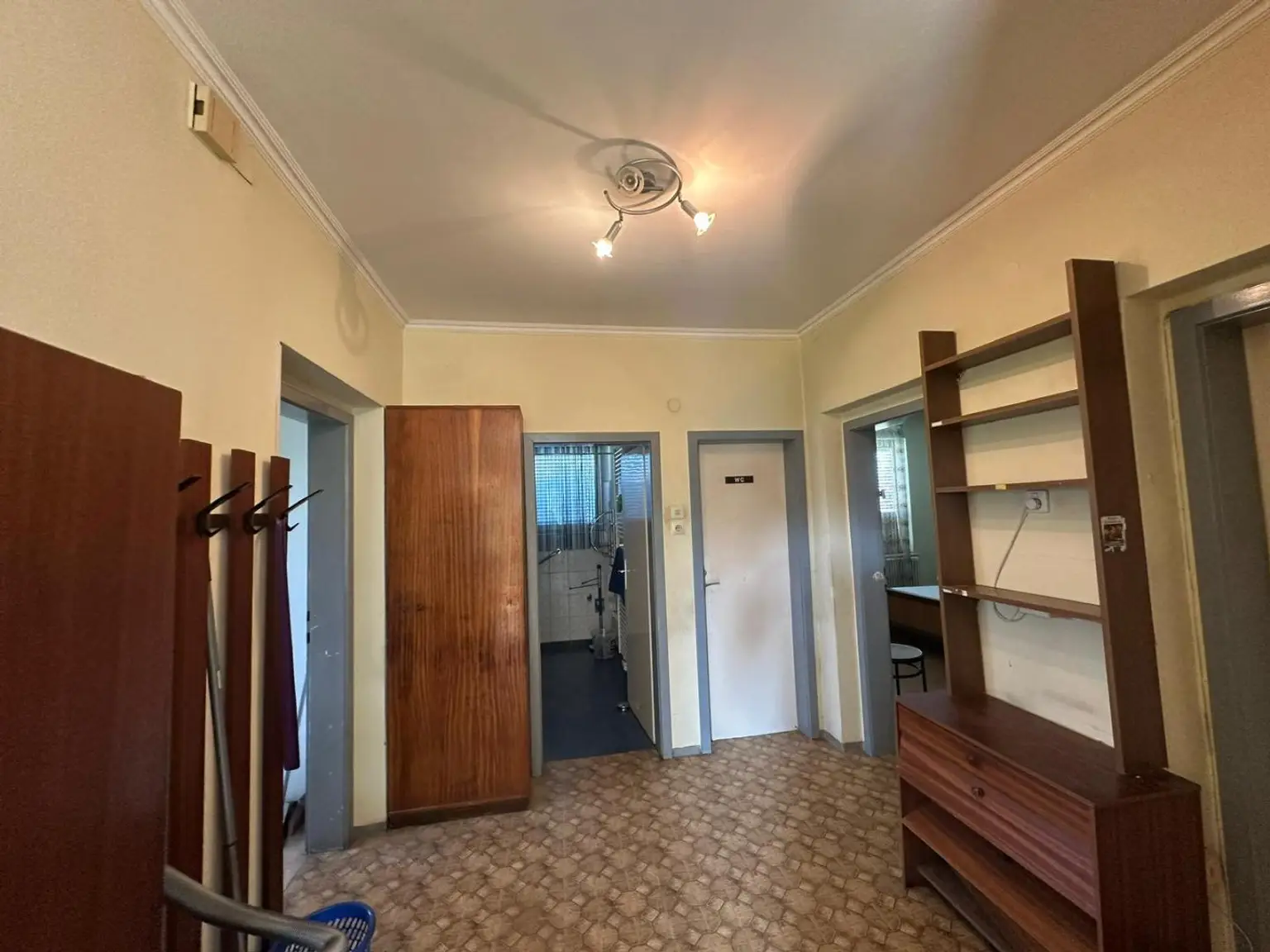 Einfamilienhaus mit Stall und Wirtschaftsgebäude i