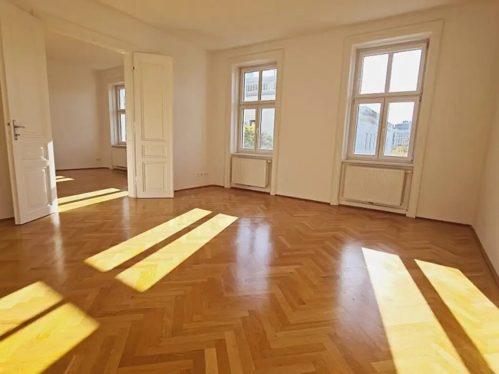 ROCHUSMARKT-NÄHE, sonnige 103 m2 Altbau, 3 Zimmer, WG-geeignet, Küche, Wannenbad, Parketten, Geusaugasse