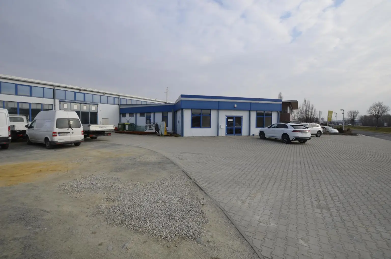 Bürozugang und Parkplätze