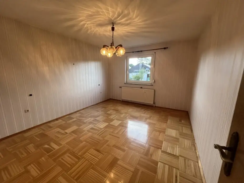 CHARMANTES EINFAMILIENHAUS auf 760m2 Grundstück