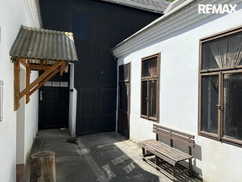 Schlossblick! Charmantes Einfamilienhaus in Gloggnitz am Silbersberg!!