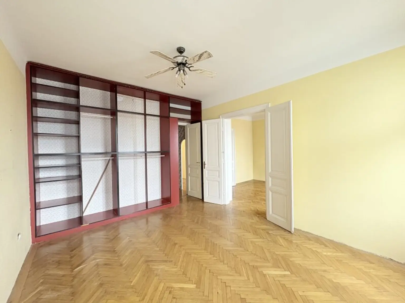 Charmante 2-Zimmer-Wohnung in 1090 Wien – Ihr Sanierungsprojekt wartet!