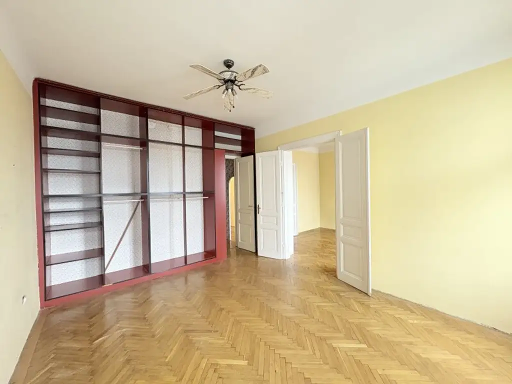 Charmante 2-Zimmer-Wohnung in 1090 Wien – Ihr Sanierungsprojekt wartet!