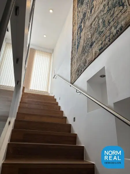 Aufgang ins Obergeschoss