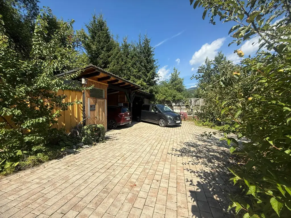 *** kleines gemütliches, möbliertes Häuschen mit Gartenparadies in der Waldrandsiedlung, mit Photovoltaik, Brunnen, Sauna, Garage, Carport,….. ***