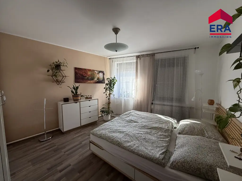 Hausbrunn - Rustikales Häuschen mit Garten, Werkstatt und Nebengebäude!