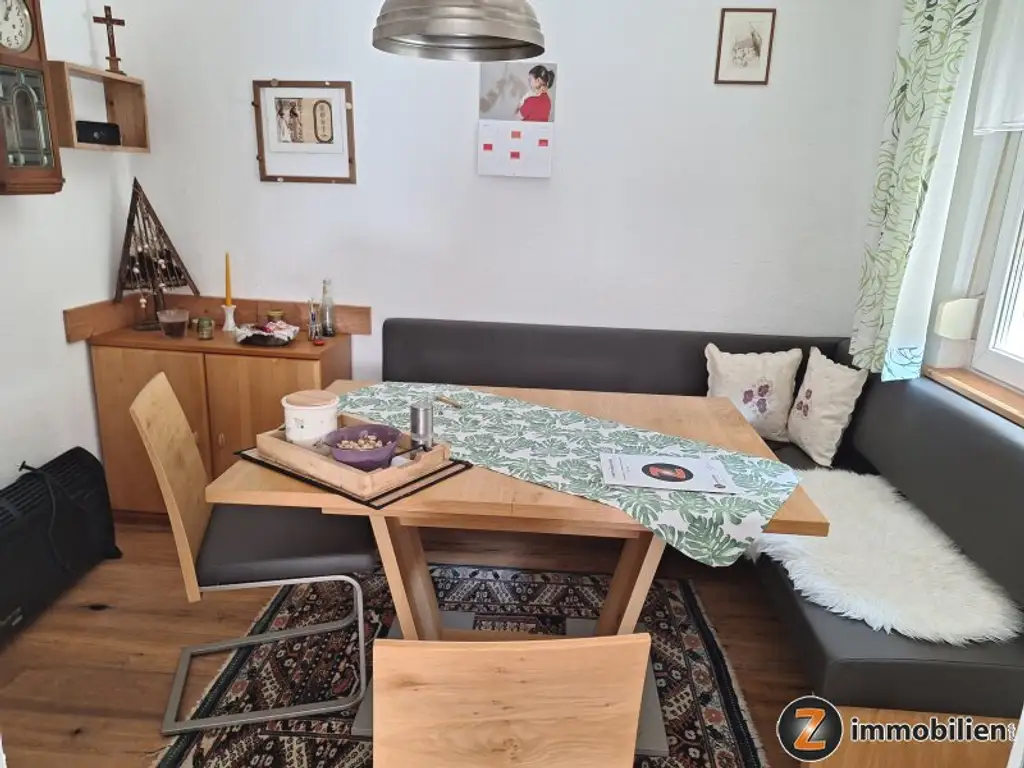 Gepflegtes Landhaus mit Naturgarten zum Sofortbezug
