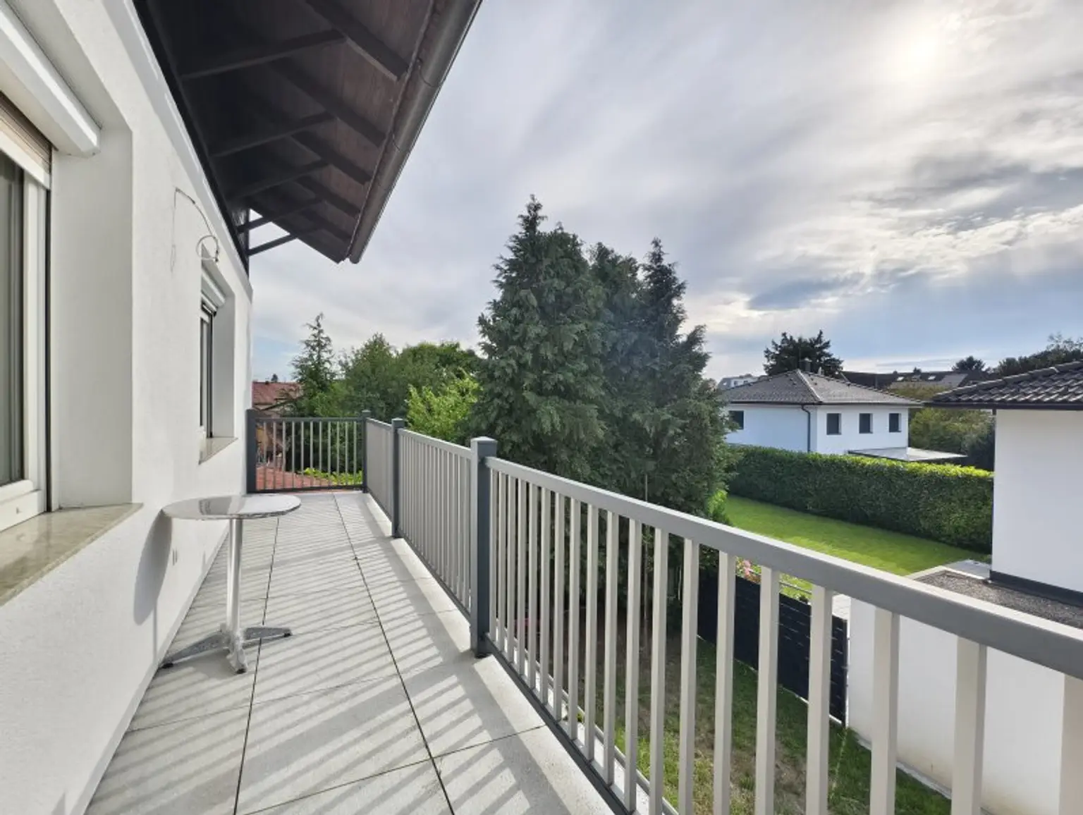 Provisionsfrei - Moderne 4 Zimmer-Wohnung (Küche extra) mit Balkon in Ruhelage – Eigengrund - Viele Extras für ihr Wohlbefinden