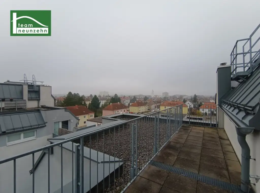 Wundervolle Dachgeschosswohnung mit großer Dachterrasse