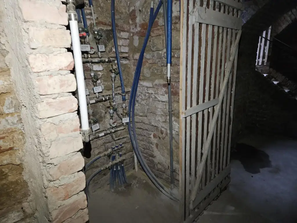 Anlageobjekt: Einzimmerwohnung mit zusätzlichem Souterrain in zentraler Lage