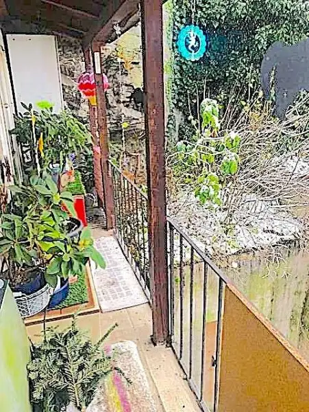 Kleine, historische Entwicklungsliegenschaft im Zentrum von Krems, mit Charme und Rohdachboden, bis auf eine Wohnung leer. wieder ein besonderes Objekt von allesgefunden.at...