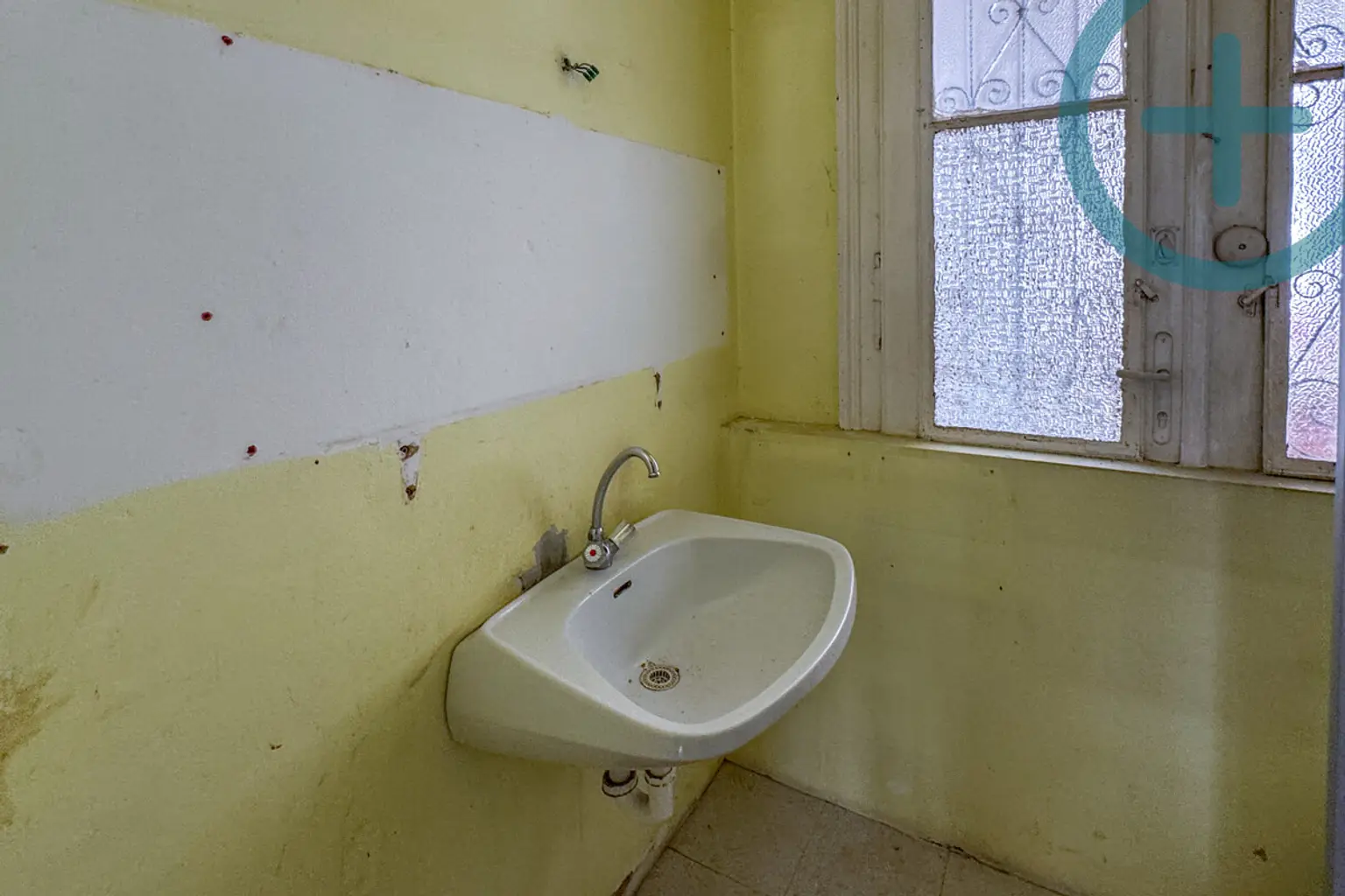 Sanierungsbedürftige Kleinwohnung für Anleger