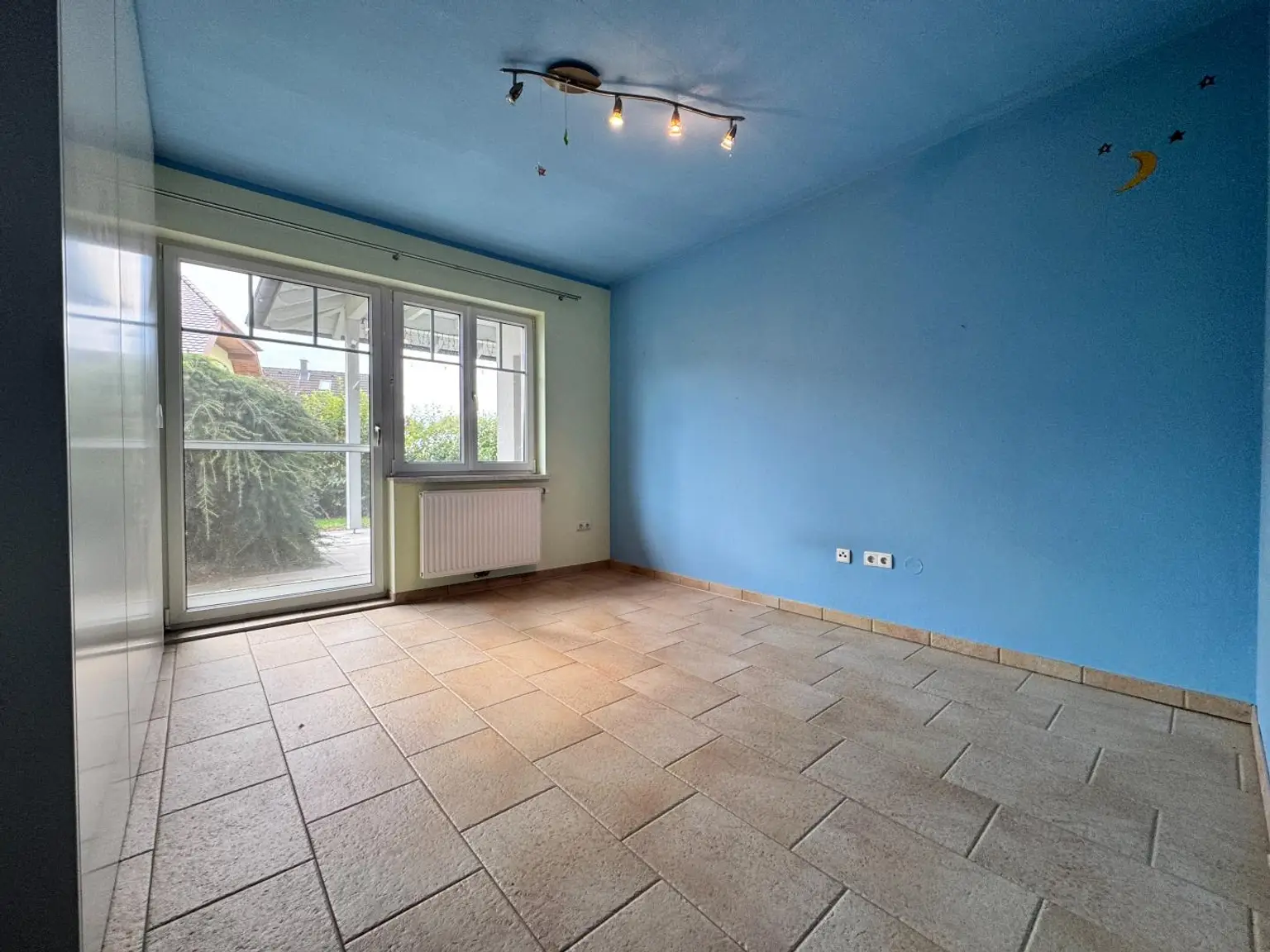 XXL Traum Bungalow mit Kachelofen überdachter Terrasse, Gartenoase, Wohnkeller und Doppelgarage  im Laahfeld /Ansfelden