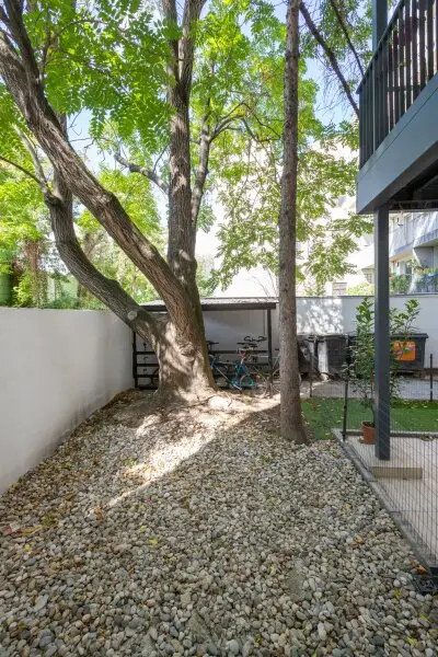 Traumhafte Gartenwohnung im Luxus-Altbau! Erstbezug mit 3-Zi. und 2 Terrassen!