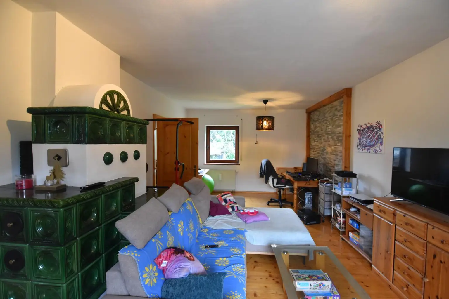 Großzügiges Wohnhaus mit zwei Wohneinheiten