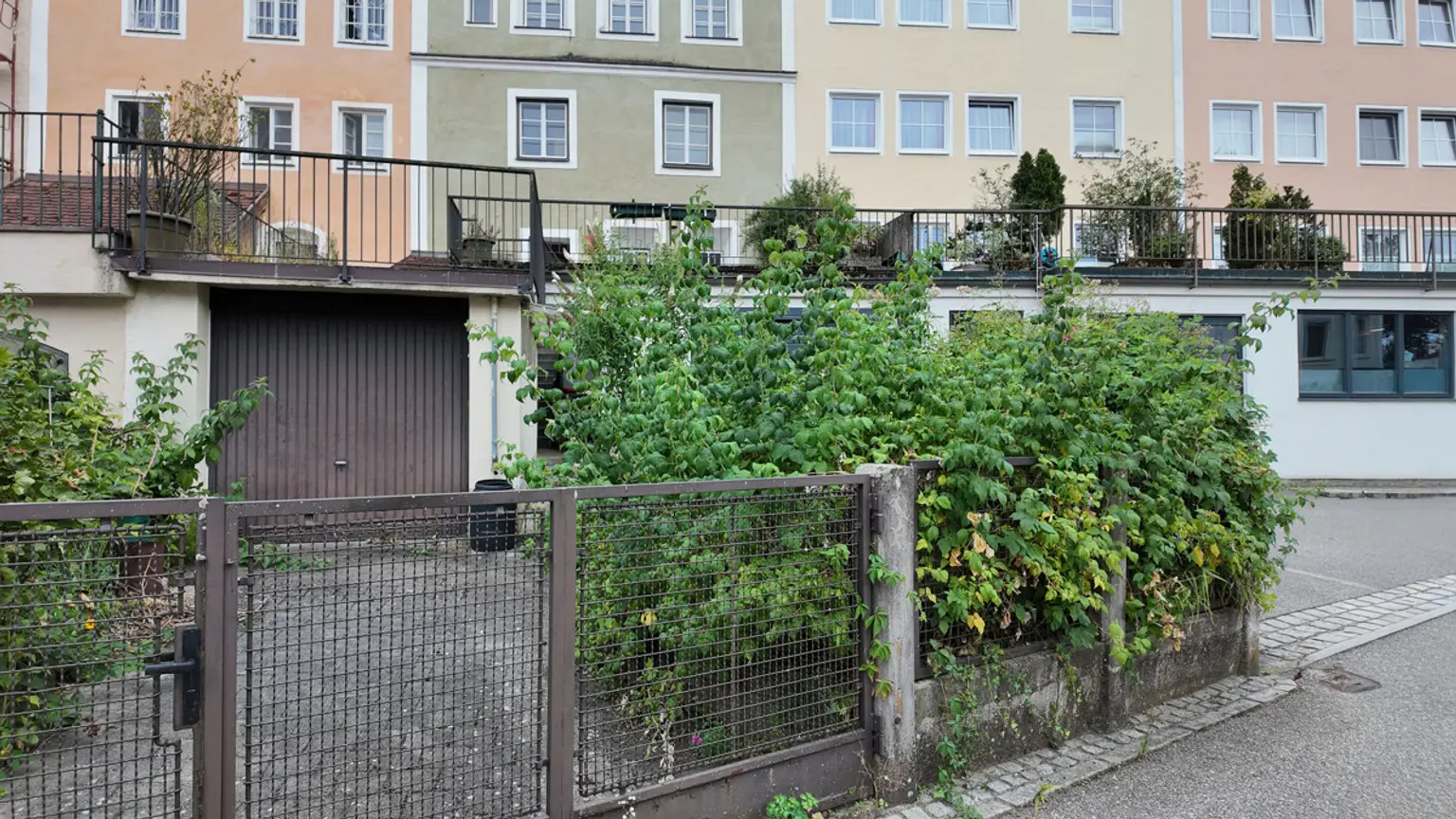 Garage 2