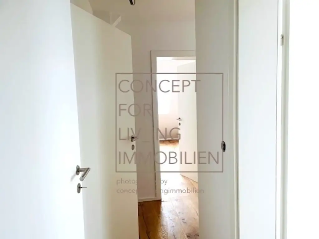 Modernes Haus. Südlage. Pool (*). Erstklassige Ausstattung. Garage. Traumhafter Garten. Bauprojekt. Beziehbar ab FJ 2027