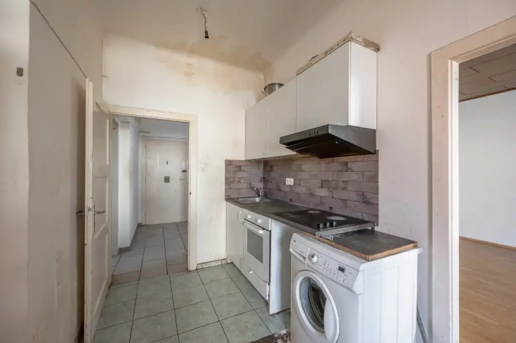 ++NEU++ 3-Zimmer Altbau-Wohnung (sanierungsbedürftig) mit viel Potenzial!
