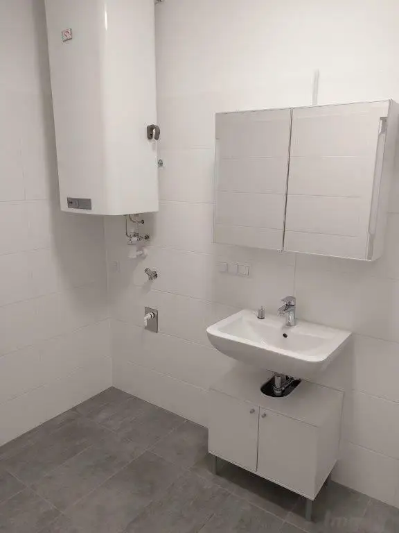 Großzügige 5-Zimmer-Gartenwohnung mit Tiefgaragenplatz in Villenviertel zwischen UNI und LKH - Nähe Hilmteich ab sofort zu vermieten!