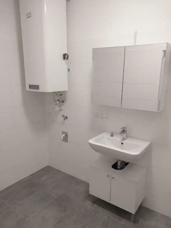 Großzügige 5-Zimmer-Gartenwohnung mit Tiefgaragenplatz in Villenviertel zwischen UNI und LKH - Nähe Hilmteich ab sofort zu vermieten!