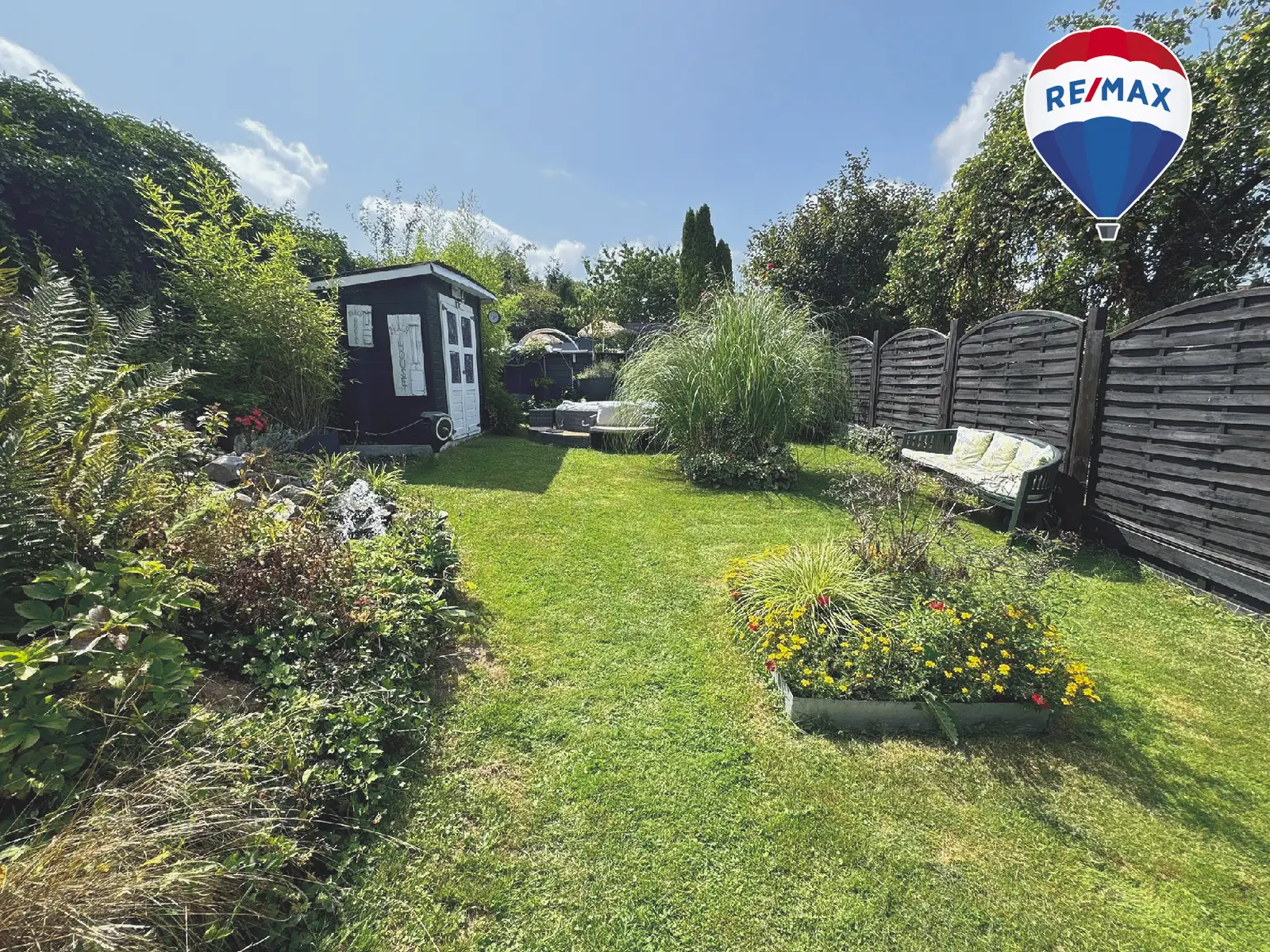 Bliesen: Stilvoll modernisiert & Traumgarten zum Verlieben