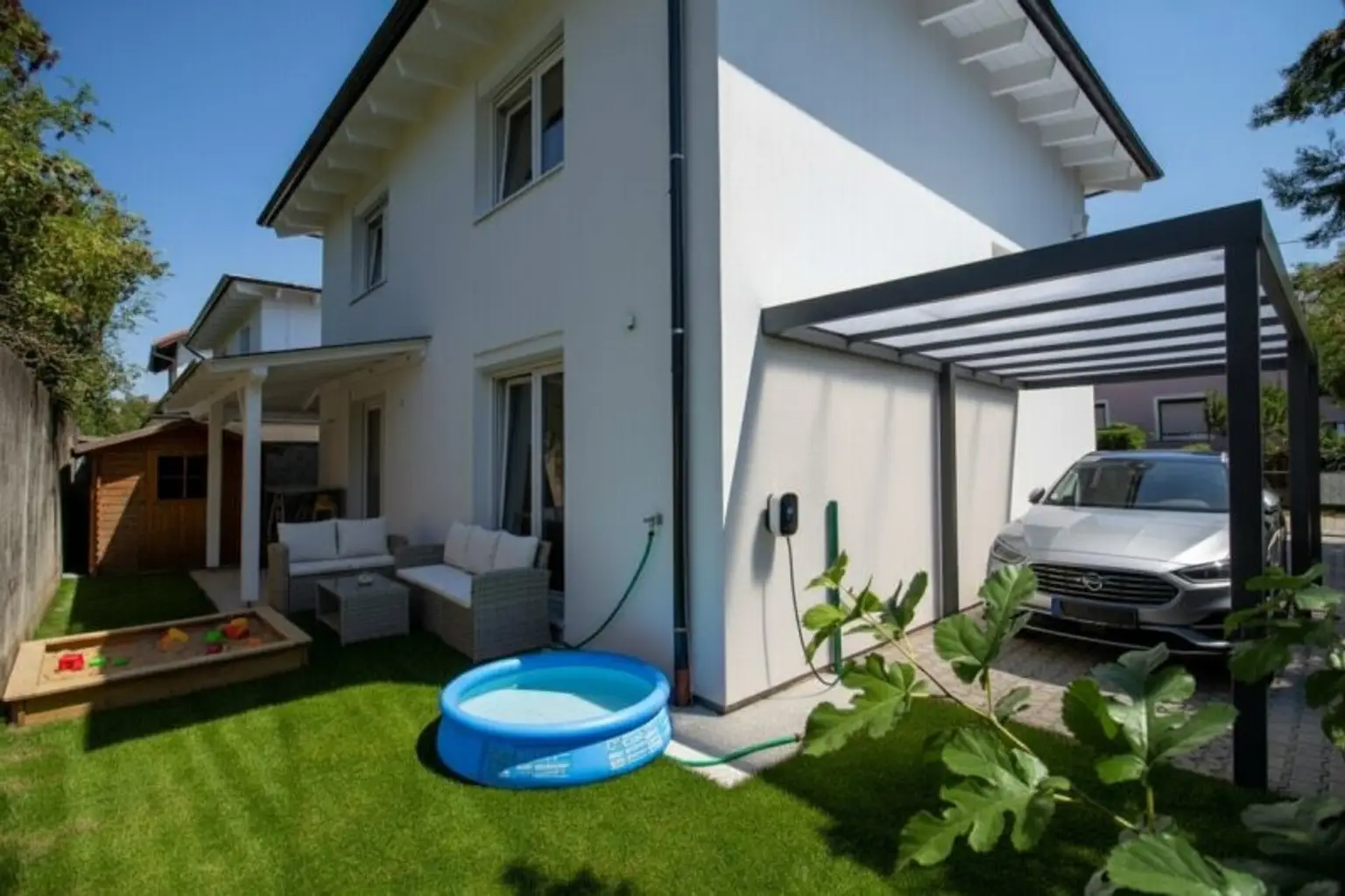 "Perfekt für Familien: ERSTBEZUG - Einfamilienhaus in Wien Nähe mit Schnellbahnanschluss"