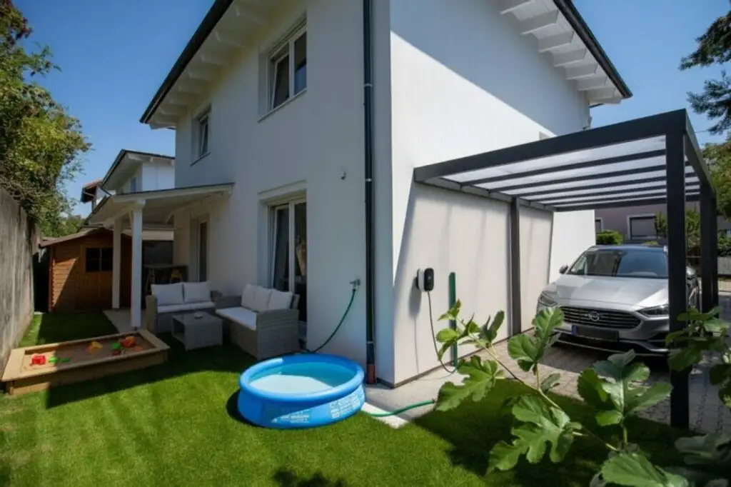 "Perfekt für Familien: ERSTBEZUG - Einfamilienhaus in Wien Nähe mit Schnellbahnanschluss"