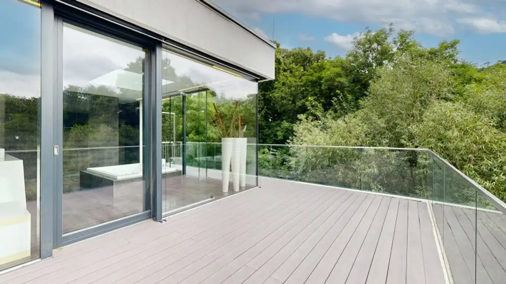Luxusvilla mit Infinitypool in absoluter Ruhelage in Hinterbrühl – Exklusives Anwesen mit Top-Ausstattung