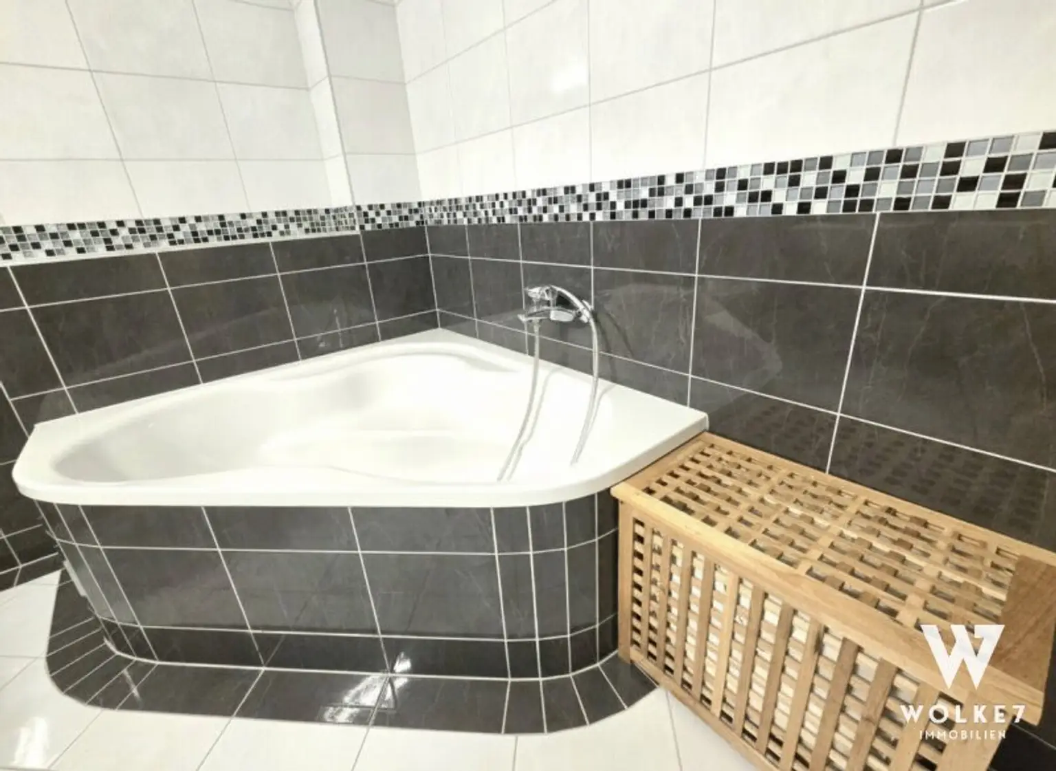 Zentrale 2-Zimmer Wohnung in Stockerau | ca. 61,84 m2 | Großzügige Terrasse mit ca. 11,95 m2 | Aufzug | Wohnbauförderung - Übernahme möglich