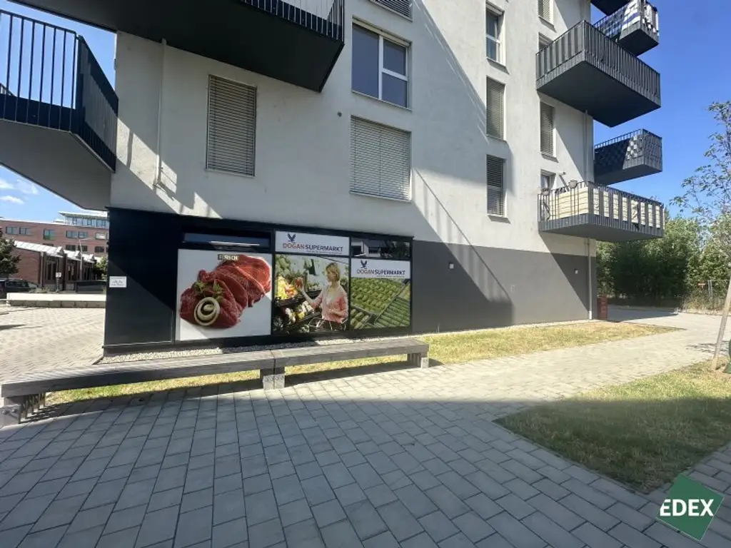 Moderne Gewerbefläche mit hoher Sichtbarkeit und flexibler Nutzung