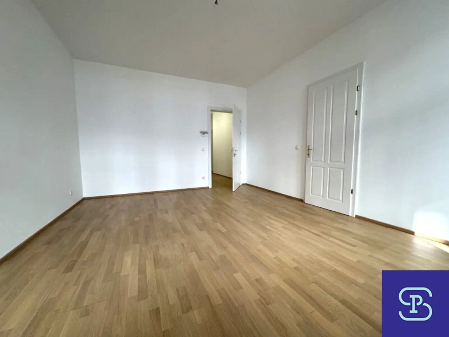 Provisionsfrei: Unbefristeter 98m² Altbau mit 11m² Süd-Loggia und Einbauküche - 1070 Wien!