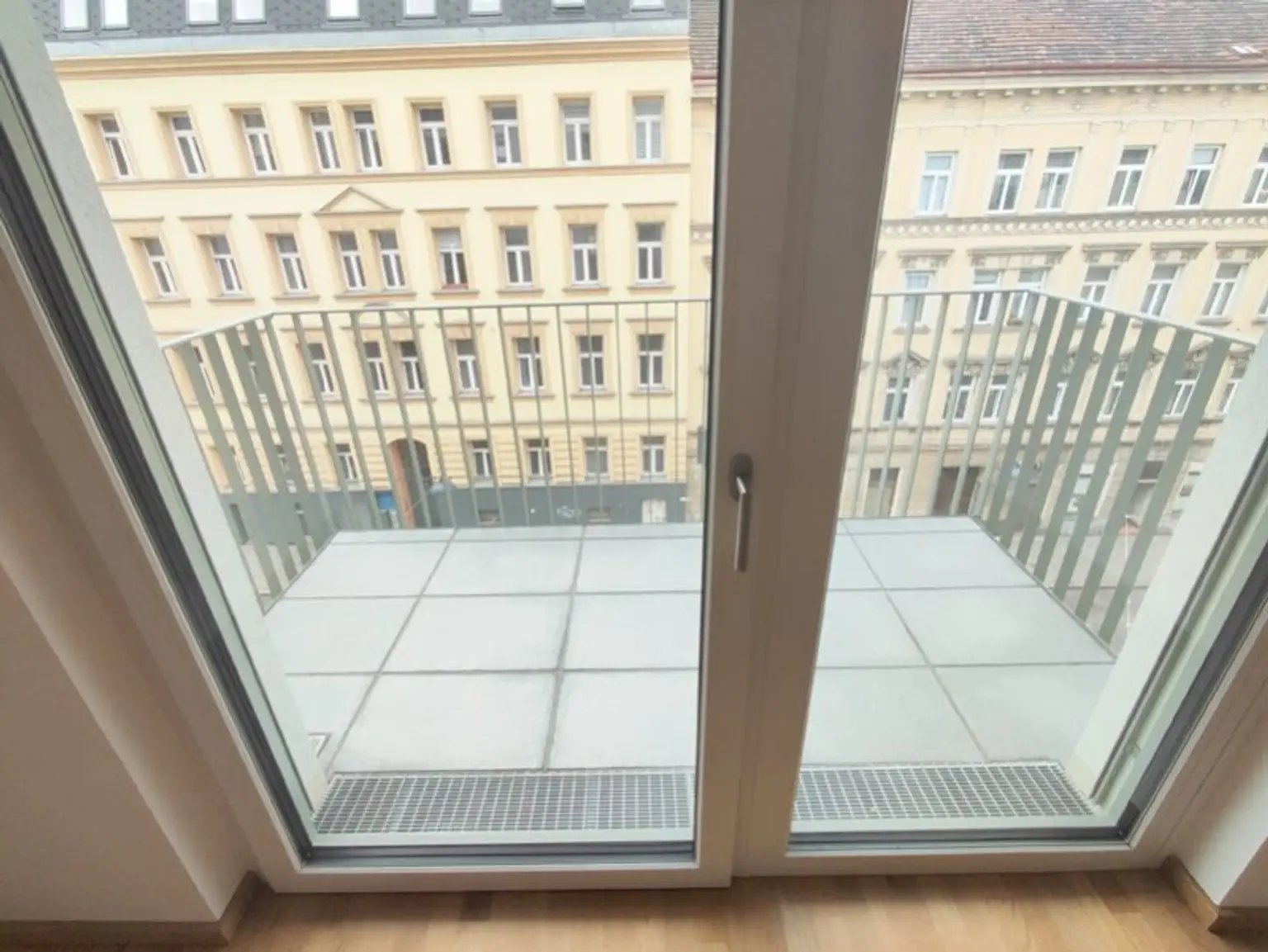 Arndtstraße! Neubau 2-Zimmer-Erstbezug mit Balkon im 4. Liftstock - Top48