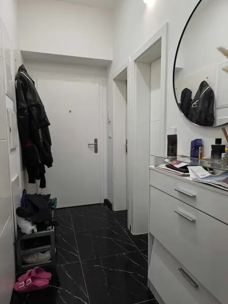 Moderne 3-Zimmer Wohnung, mit Balkon, hofseitig