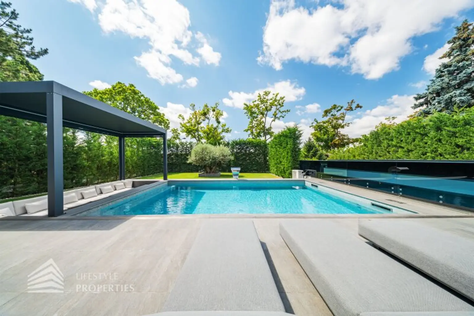 Grandiose Luxusvilla mit Pool - Ihr Rückzugsort Nähe Wienerberg