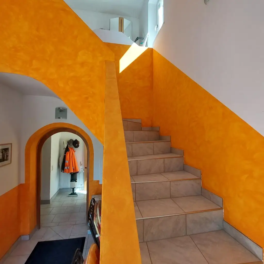 Haus mit zwei getrennten Wohneinheiten in ruhiger Lage