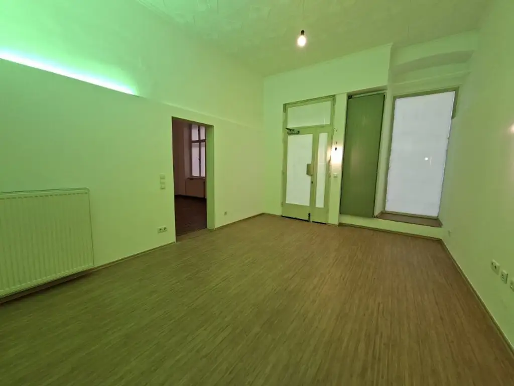 Büro mit Gasseneingang/ Meidling