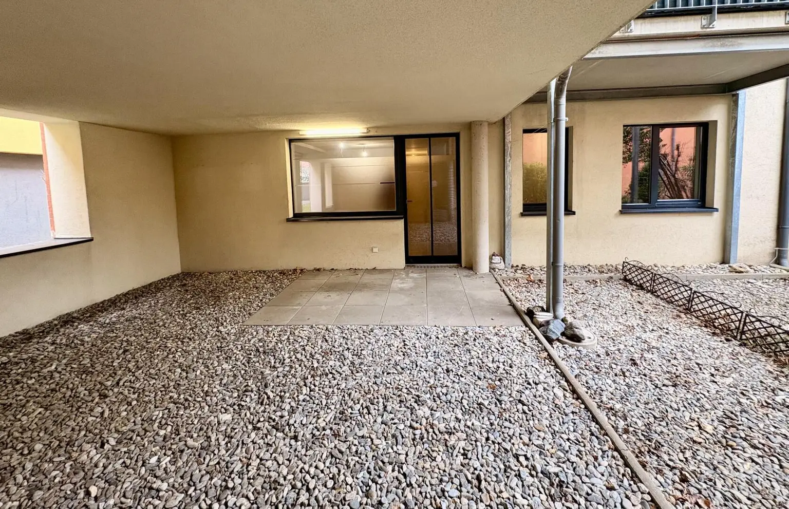 Überdachte Terasse- Garten