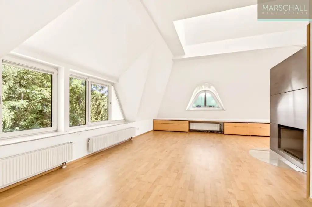 Elegantes Anwesen mit großzügigem Grundbesitz (11.045 m²) zur Vermietung