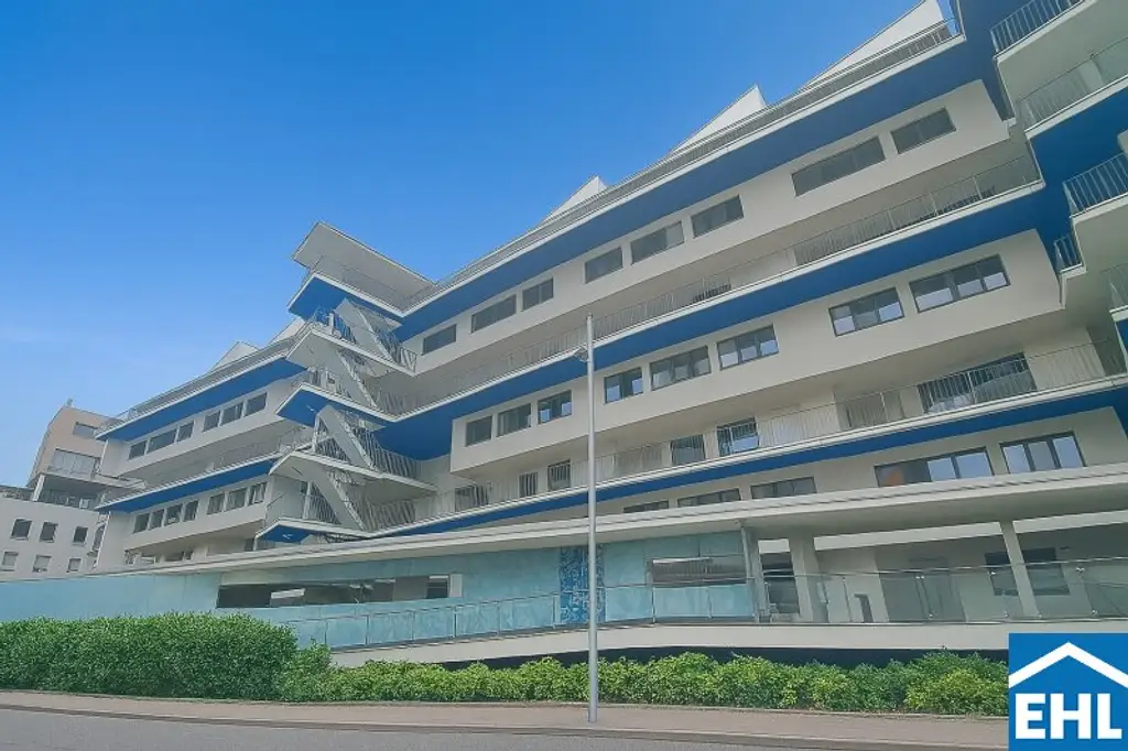 2-Zimmer-Wohnung mit traumhaften Blick ins Grüne und Pool!