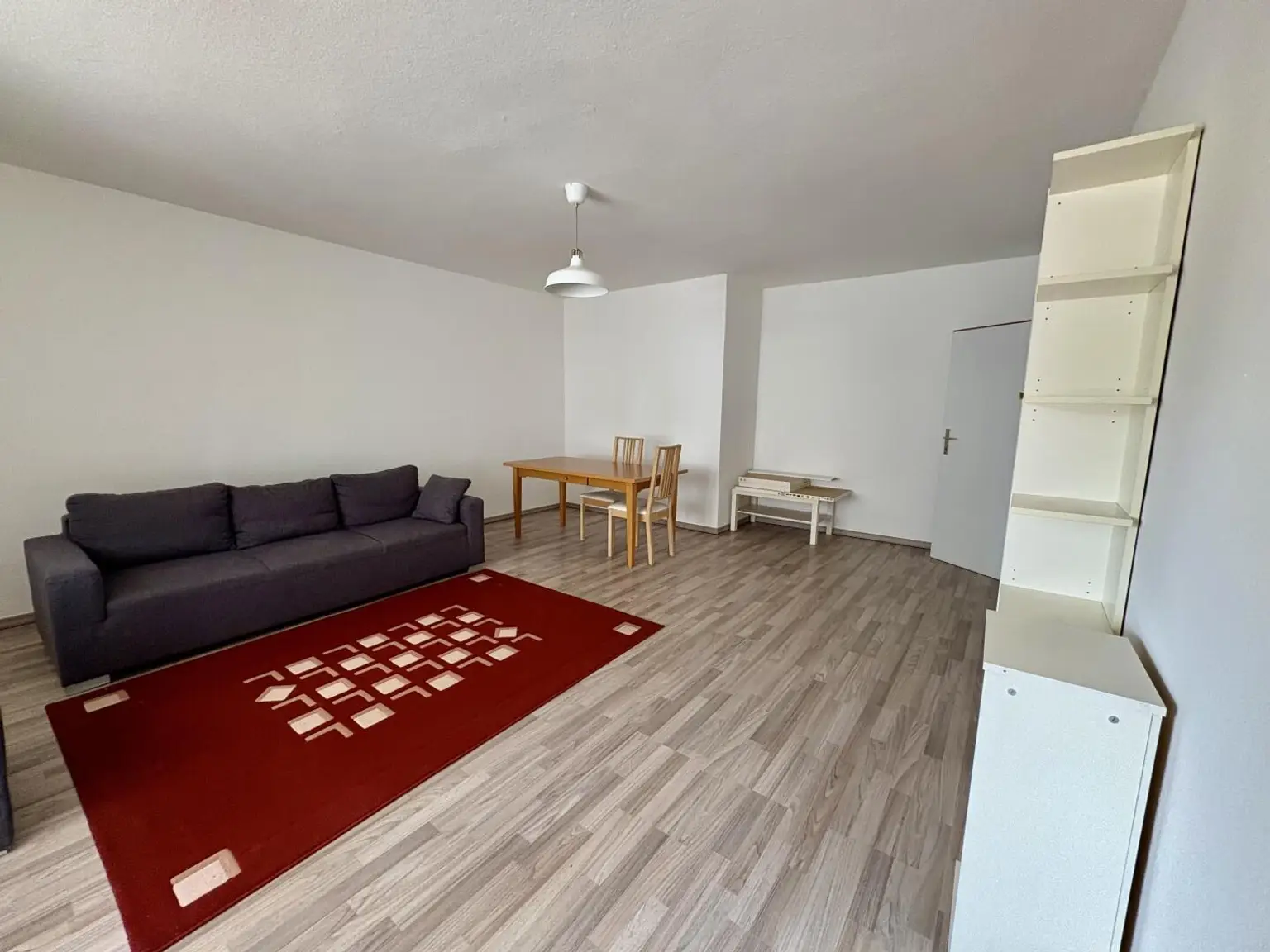 WG geeignet- großzügige 4 Zimmer-Mietwohnung mit verglaste Loggia in Geidorf.