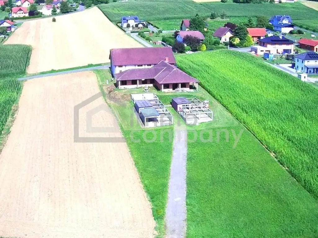 Platz zur Entfaltung! Ca. 818m² Anwesen mit Potential