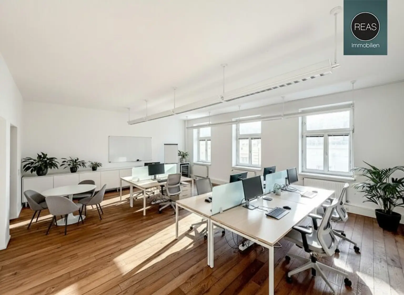 Modernes Büro mit Terrasse nahe Naschmarkt! Garage verfügbar!