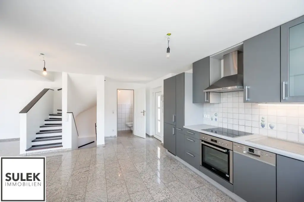 Einfamilienhaus in absoluter Traumlage am Schafberg // Dachterrasse mit Weitblick über die Stadt!