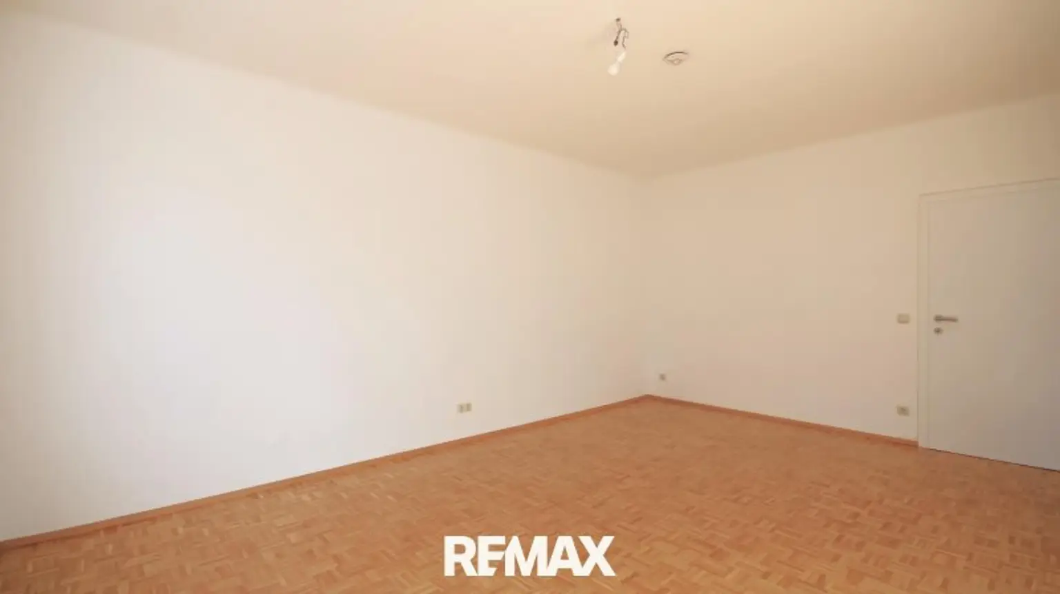 Wohnschlafzimmer Bild 1