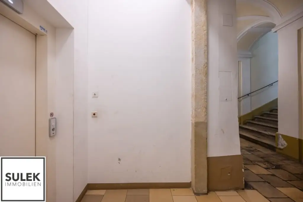 VIDEO-TOUR: traumhafte 3 Zimmer DG-Wohnung mit großem Wohnsalon in Bestlage * mit Blick zum Stephansdom *
